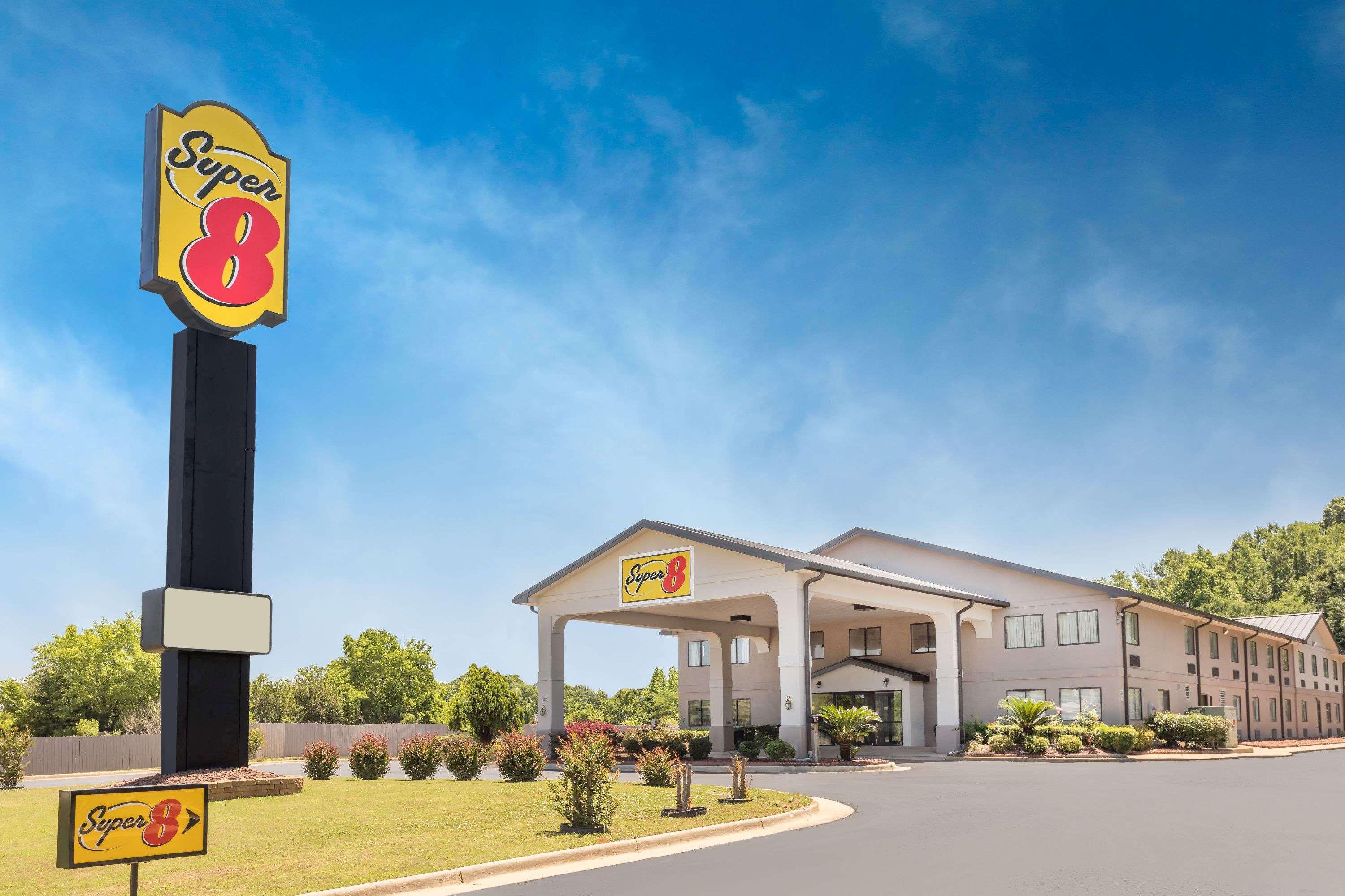 Super 8 By Wyndham Montgomery I-65 Eksteriør billede