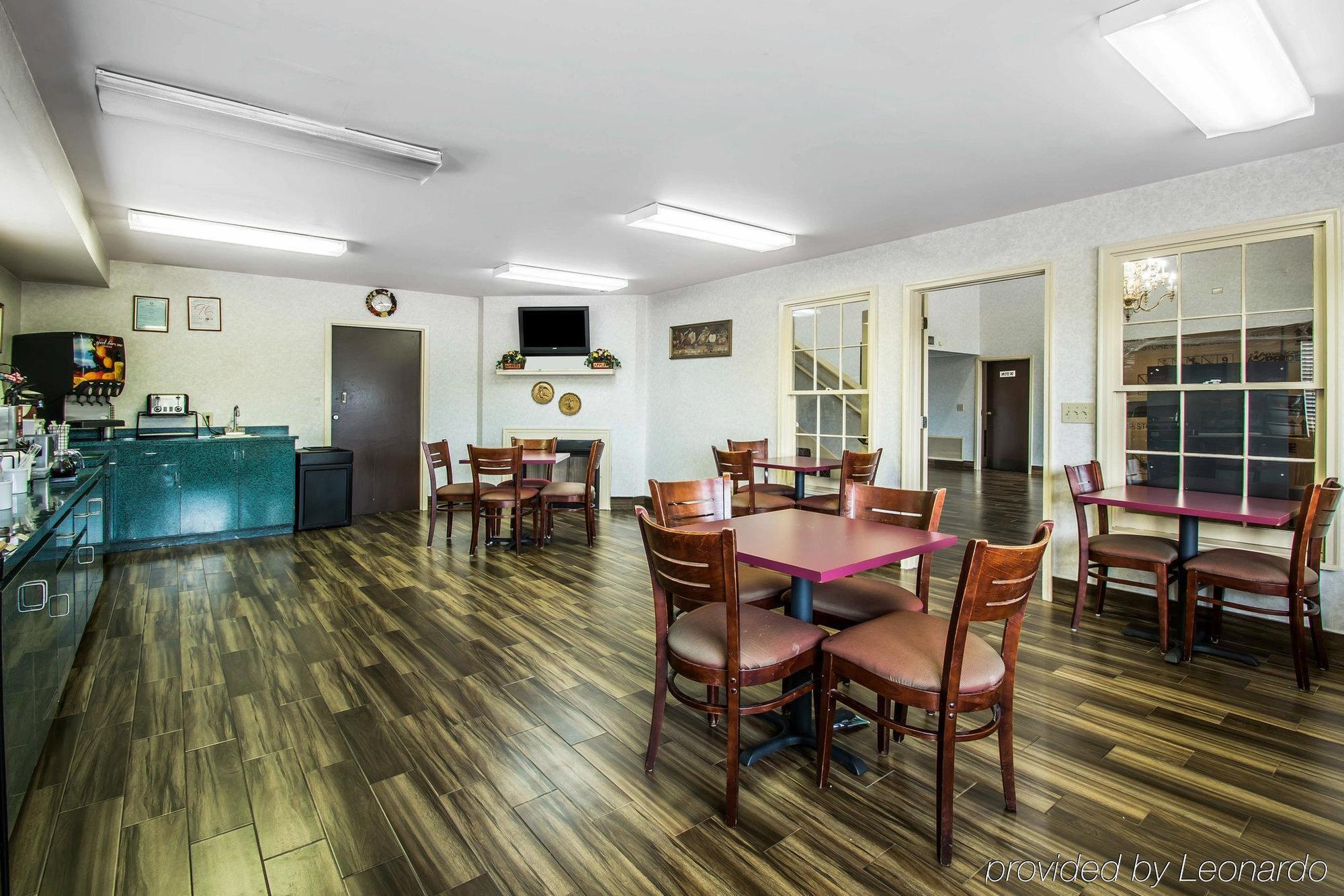 Super 8 By Wyndham Montgomery I-65 Eksteriør billede