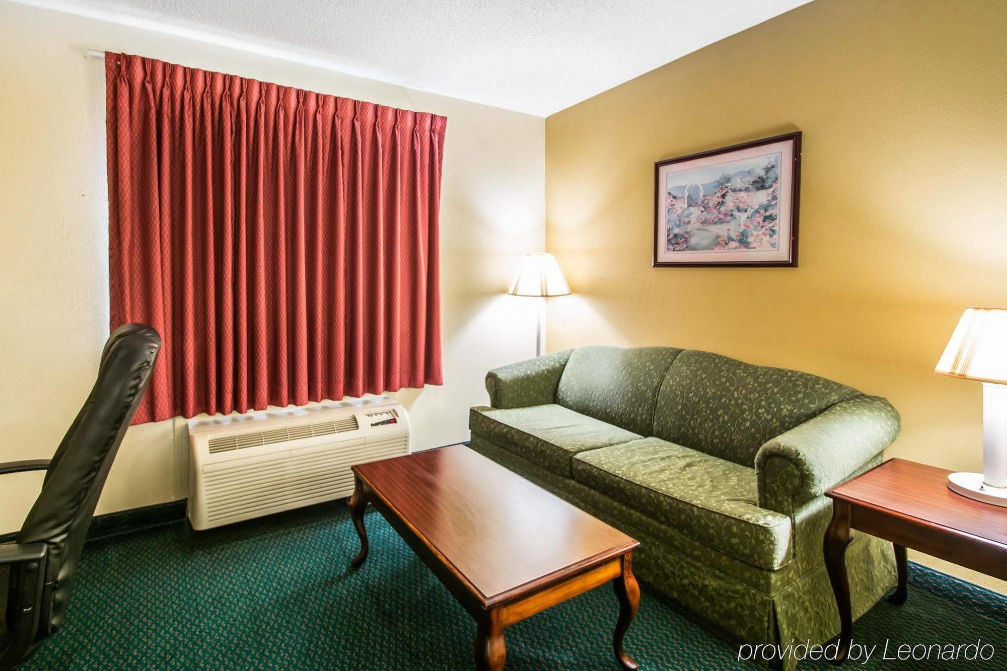 Super 8 By Wyndham Montgomery I-65 Eksteriør billede