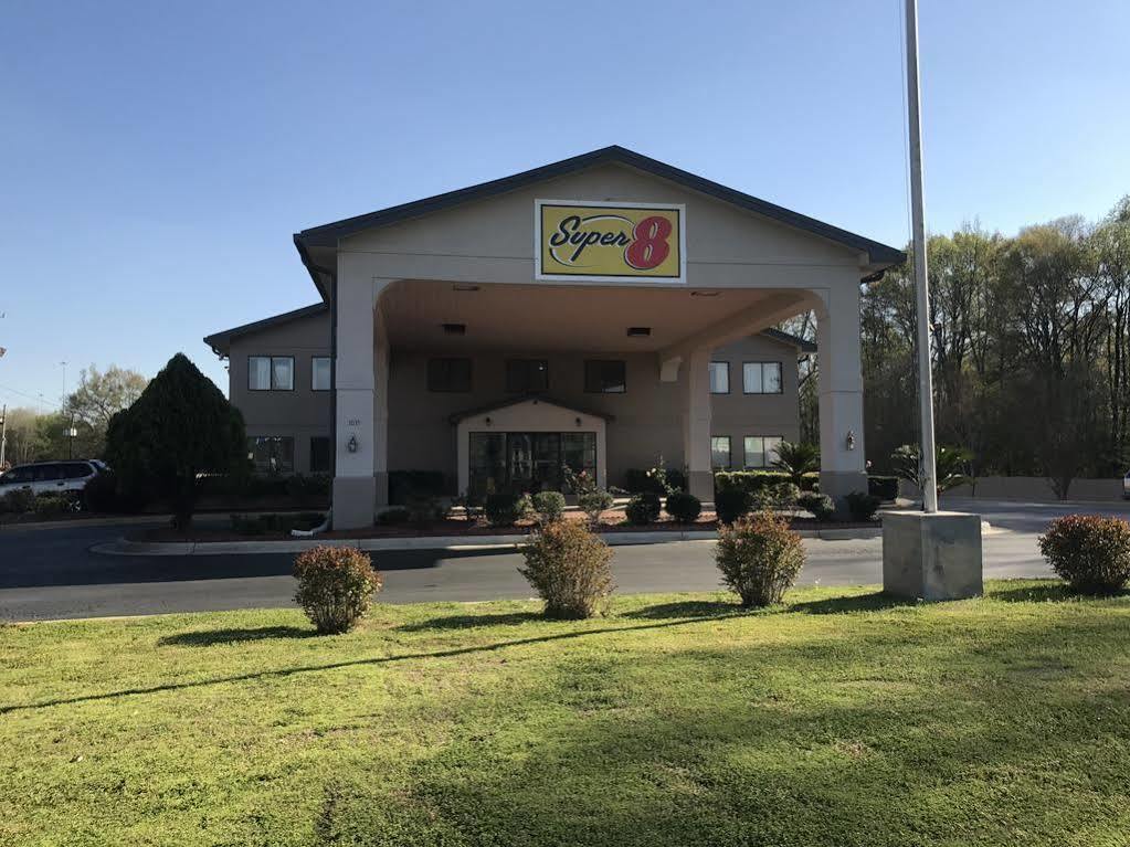 Super 8 By Wyndham Montgomery I-65 Eksteriør billede